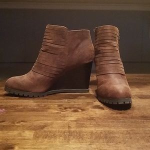Brown Wedges